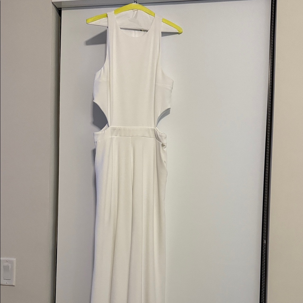 White Sleeveless jumper